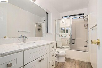 704 Windsor in Hercules, CA - Building Photo - Building Photo