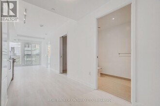 3900 Confederation Pkwy in Mississauga, ON - Building Photo - Building Photo