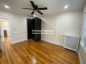60 Kenrick St, Unit P in Boston, MA - Building Photo - Building Photo