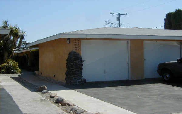 1934 E Palmyra Ave in Orange, CA - Building Photo - Building Photo