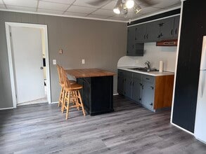 619 Child St, Unit 2 in Warren, RI - Building Photo - Building Photo
