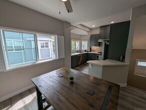 9970 Scripps Vista Way in San Diego, CA - Building Photo - Building Photo