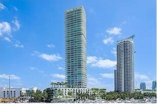 450 Alton Rd, Unit 1508 in Miami Beach, FL - Building Photo