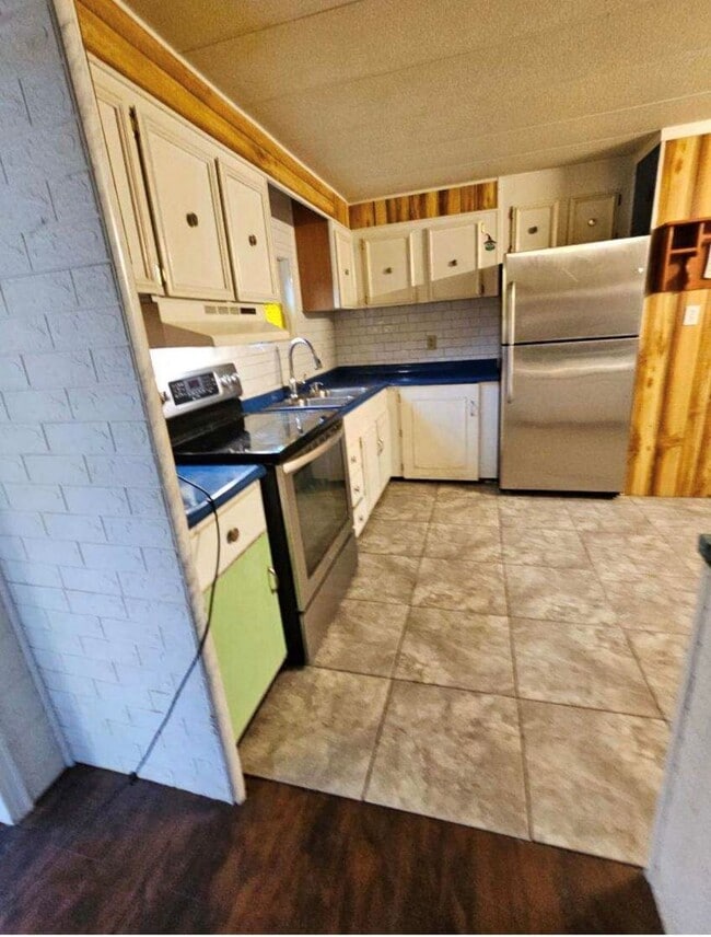 8497 Golden Valley Blvd in Maple Falls, WA - Building Photo - Building Photo