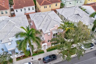 912 NE 17th Way in Fort Lauderdale, FL - Building Photo - Building Photo