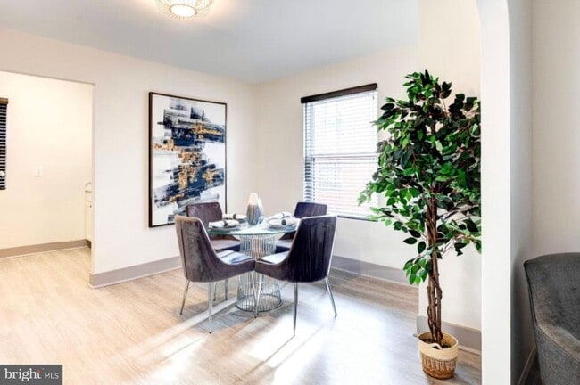 property at 19 W Mulberry St