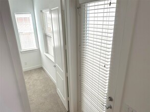 4619 Maxie St in Houston, TX - Foto de edificio - Building Photo