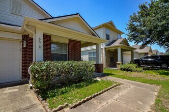 9310 Garfield Park Ln in Houston, TX - Building Photo - Building Photo