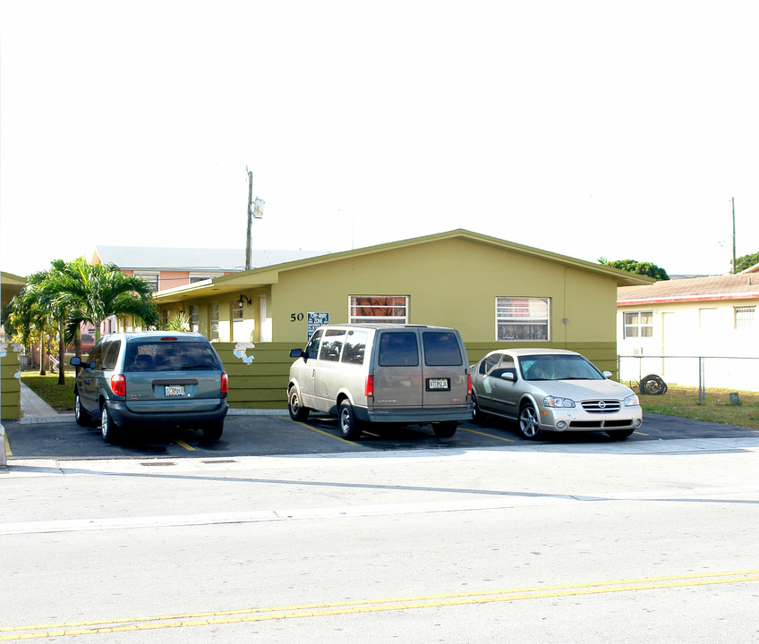 44-50 W 24th St in Hialeah, FL - Building Photo