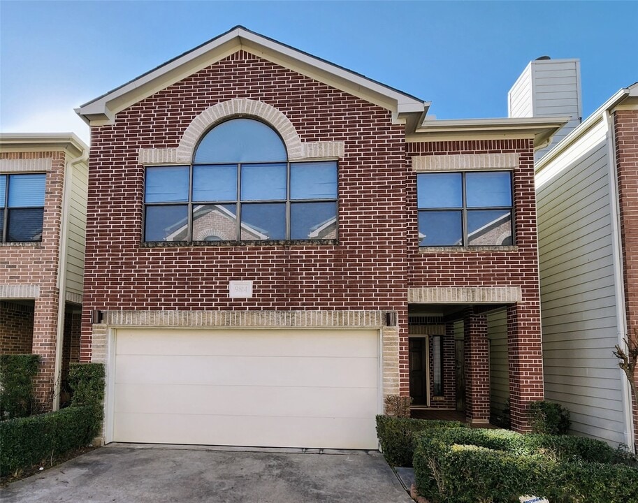 9814 Cynthia Ann Ct in Houston, TX - Building Photo