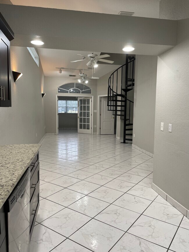 733 Carpenters Way Rentals in Lakeland, FL