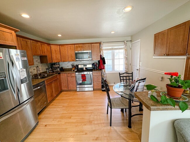 7130 N Navajo Ave in Glendale, WI - Building Photo - Building Photo