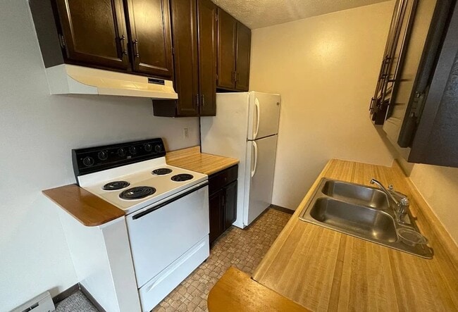 Wabash Shores Apartments in Covington, IN - Building Photo - Building Photo