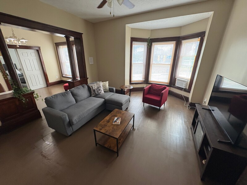 3154 E 49th St in Cleveland, OH - Foto de edificio