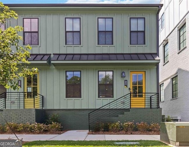 property at 964 N Circle Dr NW