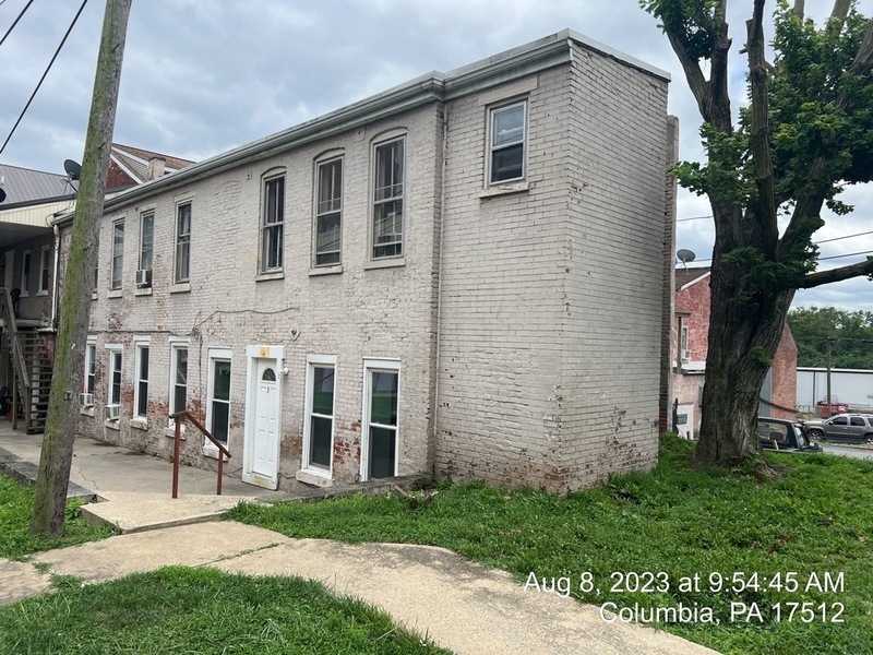 147 Locust St in Columbia, PA - Building Photo