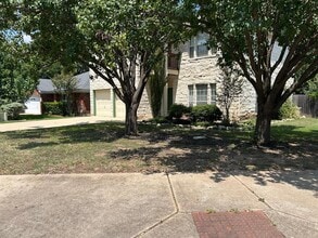 5000 Cleves St in Round Rock, TX - Building Photo - Building Photo