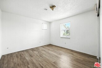 3962 1/4 S Hobart Blvd in Los Angeles, CA - Building Photo - Building Photo