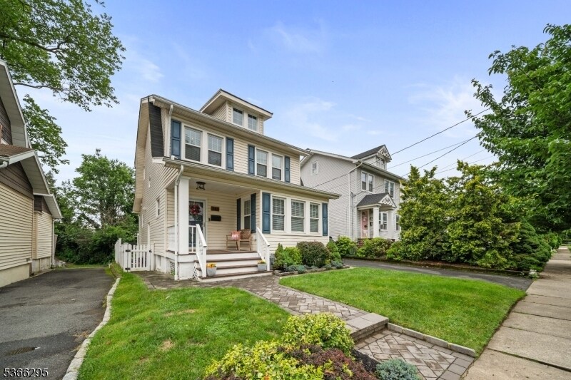 346 Walnut St in Nutley, NJ - Foto de edificio