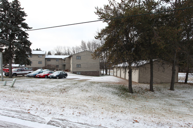 River Park Apartments in Sauk Rapids, MN - Building Photo - Building Photo