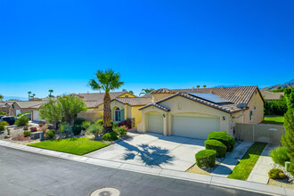 985 Alta Ridge in Palm Springs, CA - Foto de edificio - Building Photo