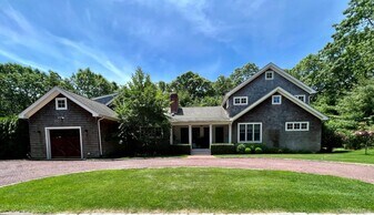 6 Summit Ave in East Hampton, NY - Building Photo