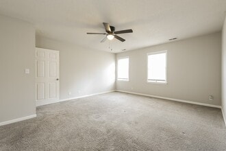 602 Creek Dr in Easley, SC - Foto de edificio - Building Photo