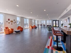 Avenue V in Philadelphia, PA - Foto de edificio - Building Photo