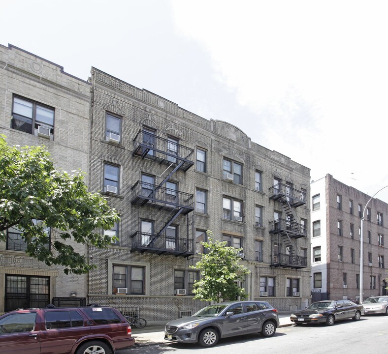 914 42nd St in Brooklyn, NY - Building Photo