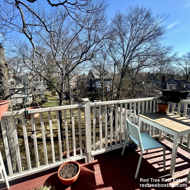 8 Selkirk Rd, Unit 8 in Boston, MA - Building Photo - Building Photo