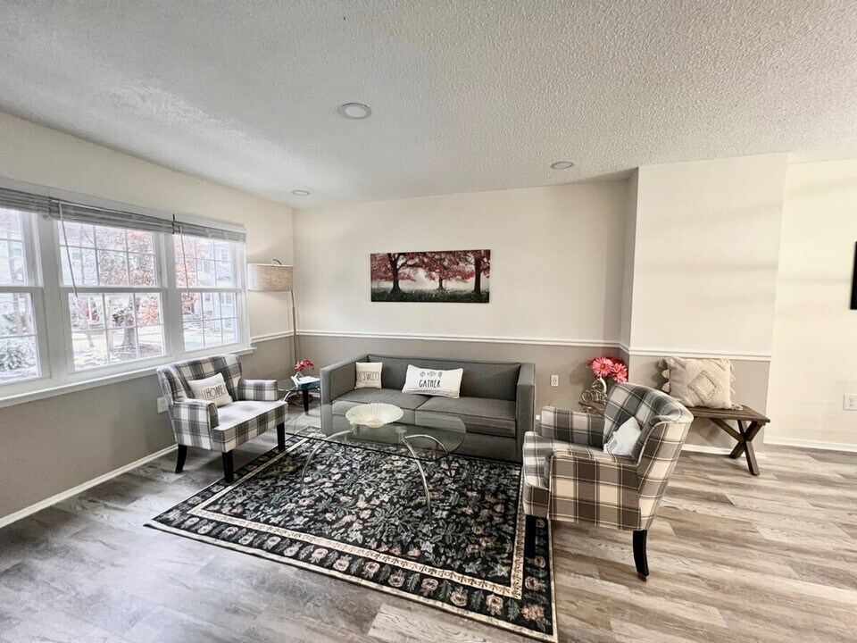 2265 Chestnut Burr Ct in Reston, VA - Building Photo