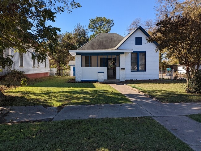 property at 1421 Willow St