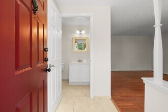 125 W Annandale Rd in Falls Church, VA - Building Photo - Building Photo
