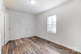 110 E 5th Ave in Gastonia, NC - Building Photo - Building Photo