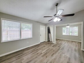 405 Silver River Dr in Montgomery, TX - Building Photo - Building Photo