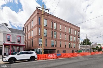 6910 Ridge Ave in Philadelphia, PA - Building Photo - Building Photo