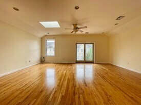 264 Custer Ave in Jersey City, NJ - Building Photo