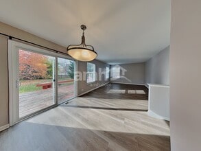 1613 Gleneagle Ct in Carpentersville, IL - Foto de edificio - Building Photo