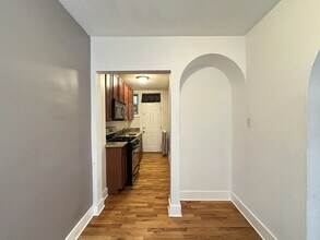 521 W Surf St, Unit J09P in Chicago, IL - Building Photo - Building Photo