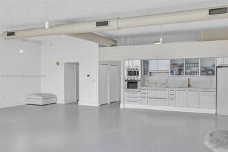 7934 West Dr in North Bay Village, FL - Building Photo - Building Photo