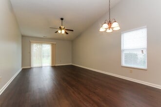 1150 Grassy Creek Cir in Franklin, IN - Building Photo - Building Photo