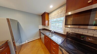1465 Hooksett Rd in Hooksett, NH - Building Photo - Building Photo
