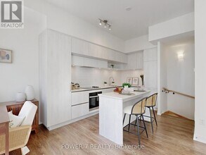 14 David Eyer Rd in Richmond Hill, ON - Building Photo - Building Photo