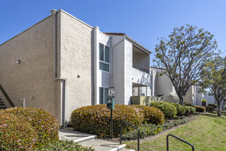 3571 Ruffin Rd in San Diego, CA - Building Photo - Building Photo