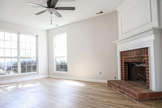 105 Fairview Lake Way in Simpsonville, SC - Building Photo - Building Photo