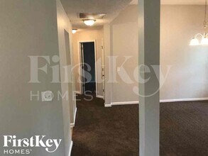 8000 Burly Wood Way in Mcdonough, GA - Foto de edificio - Building Photo