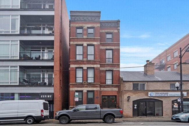2672 N Halsted St, Unit 3W