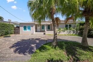 681 Daytonia Rd in Miami Beach, FL - Building Photo