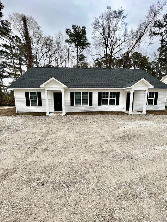 1476 Murrill Hill Rd in Jacksonville, NC - Building Photo