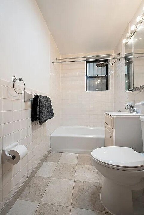 537 W 133rd St in New York, NY - Building Photo